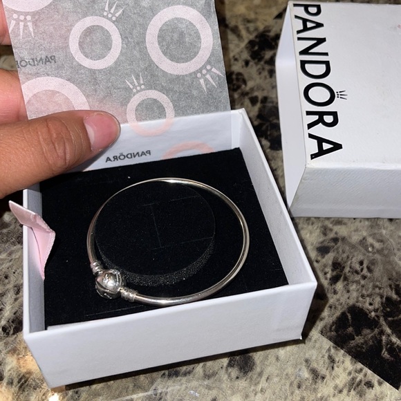 Brand new pandora bracelet - Picture 1 of 4
